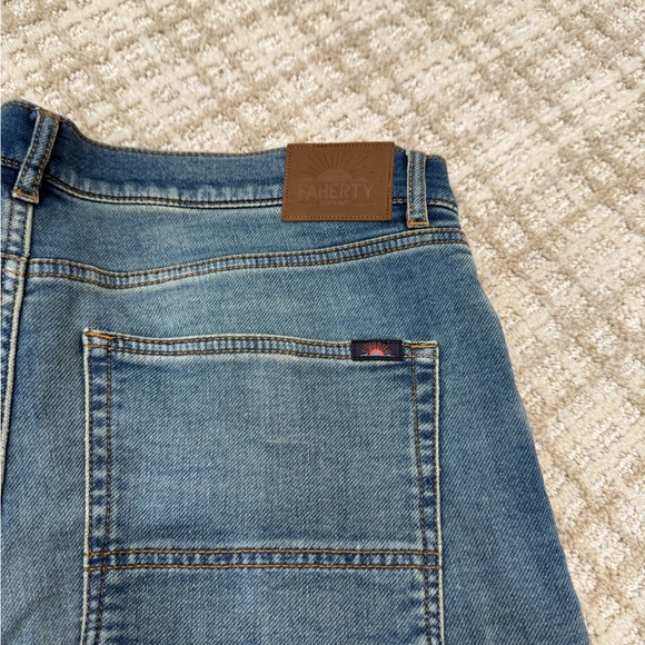 Faherty Classic Blue Jeans - Picture 3 of 5